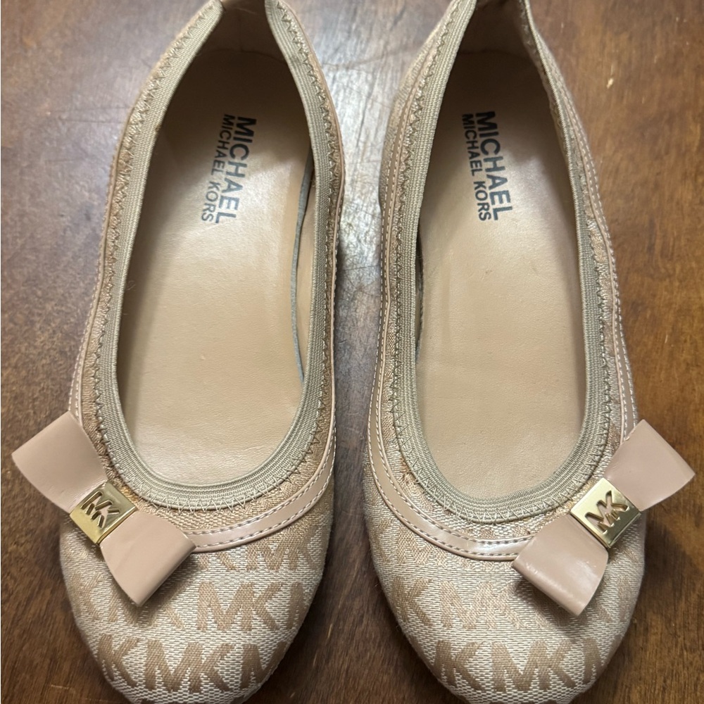 Michael Kors Collection Beige Logo Kids Ballet Flats